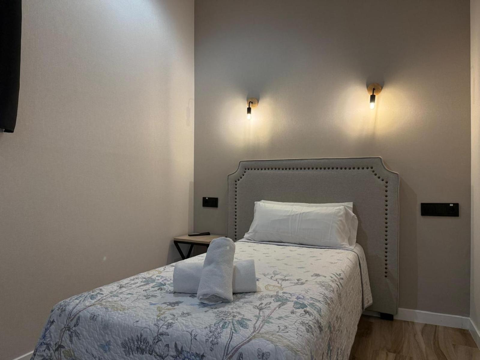 Cc Opera Suites Madrid Eksteriør billede