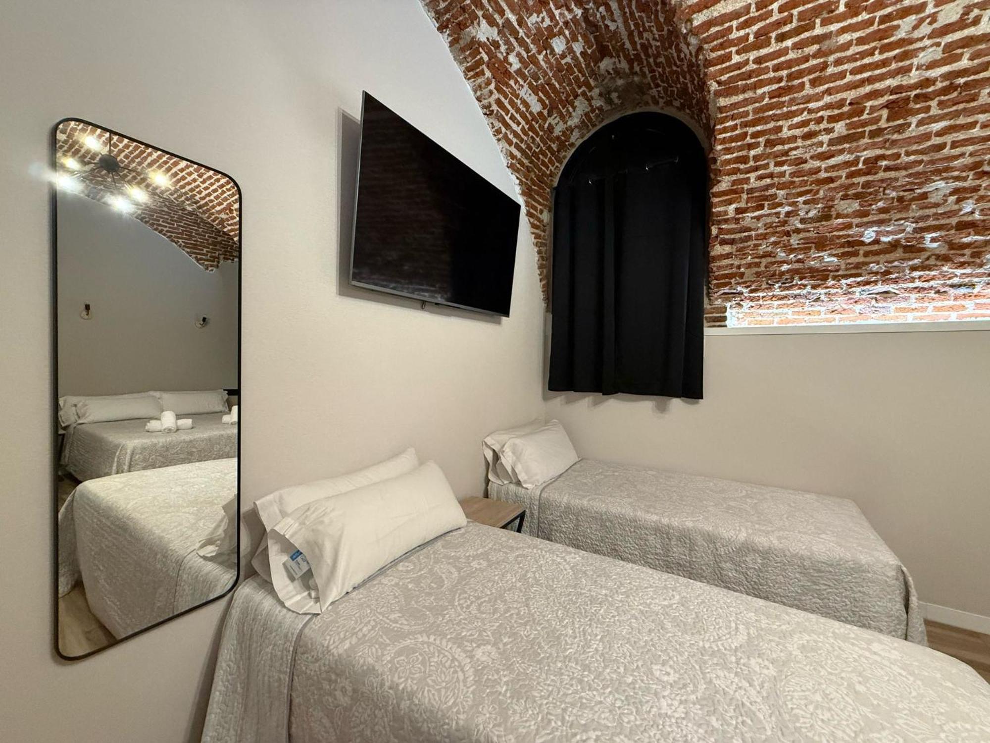 Cc Opera Suites Madrid Eksteriør billede