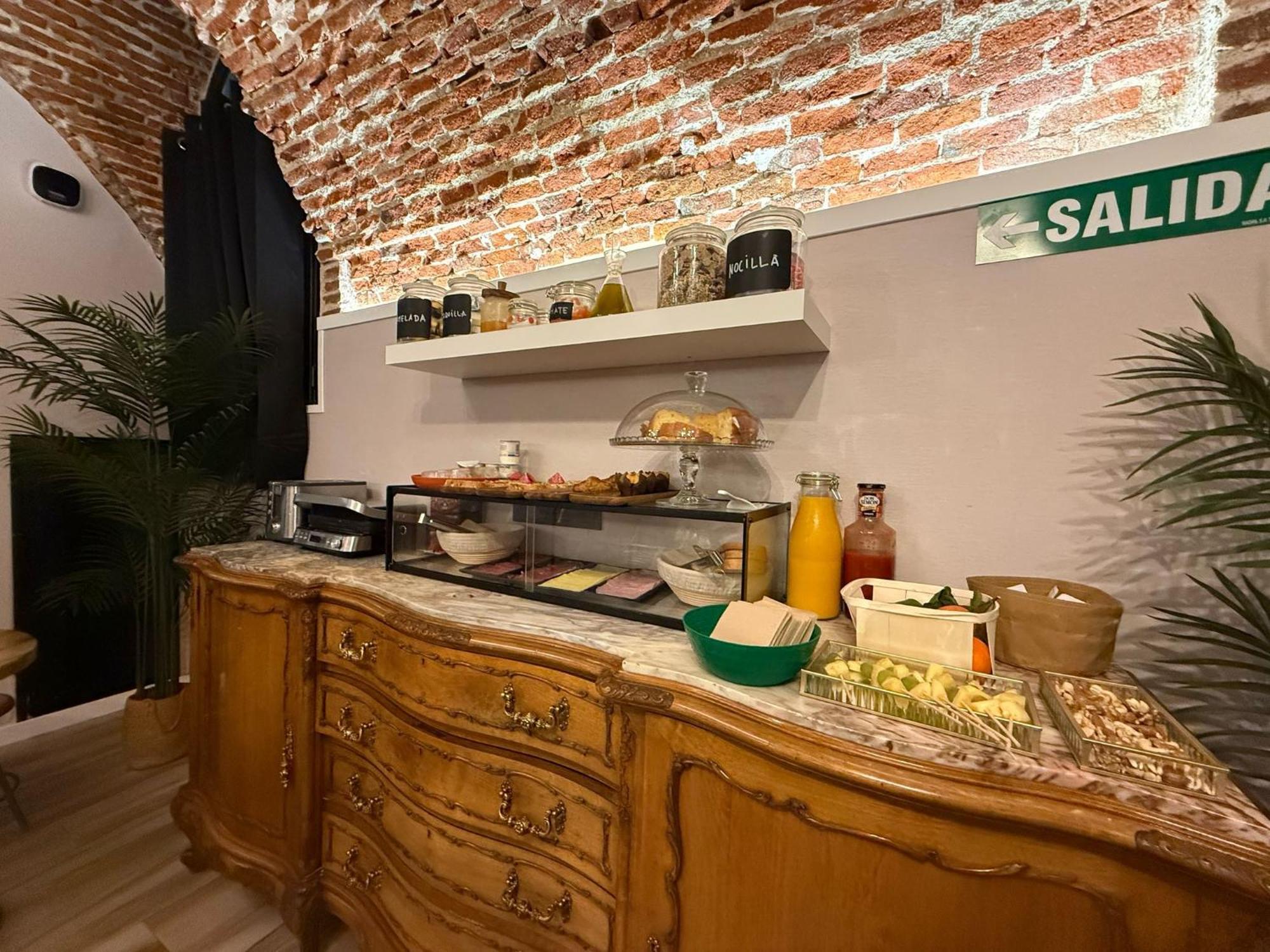 Cc Opera Suites Madrid Eksteriør billede