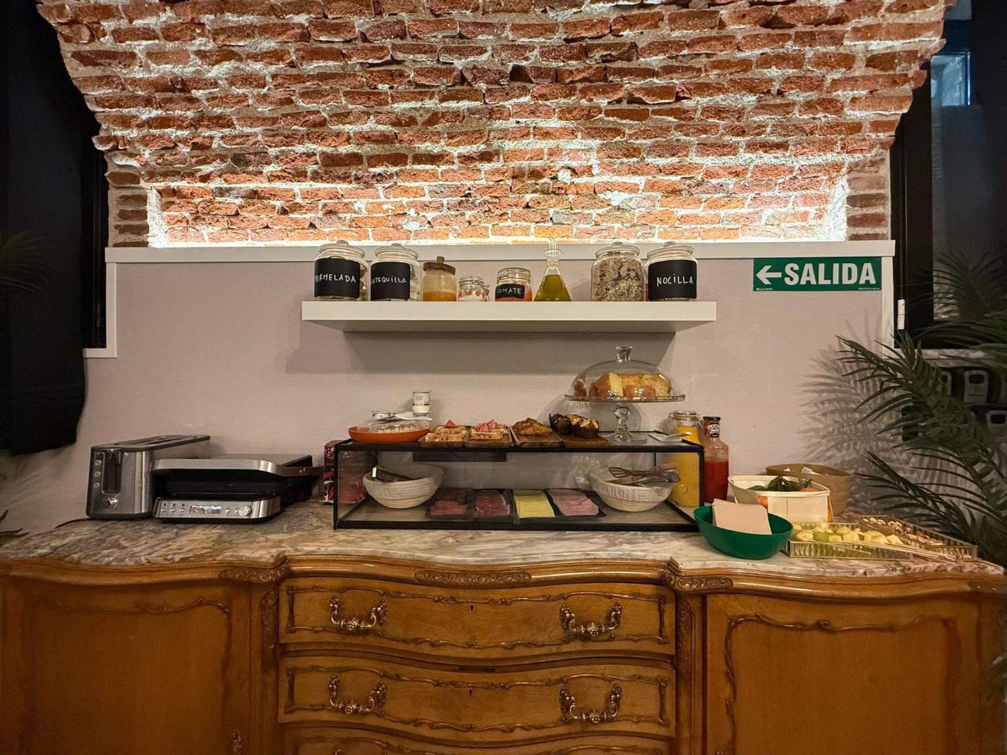 Cc Opera Suites Madrid Eksteriør billede