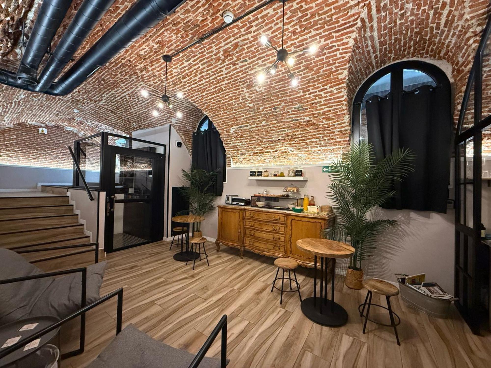 Cc Opera Suites Madrid Eksteriør billede